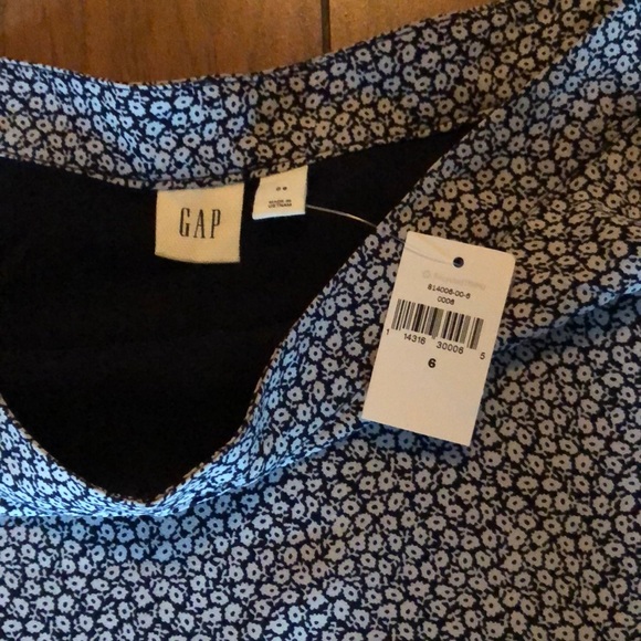 Gap skirt - Picture 2 of 2